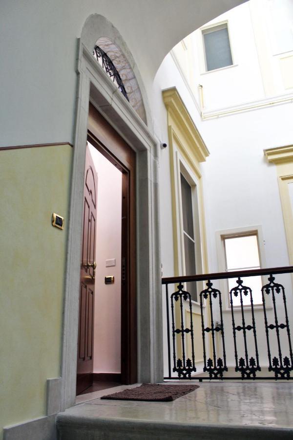 Bed and Breakfast Dimora De Brado Trani Exterior foto
